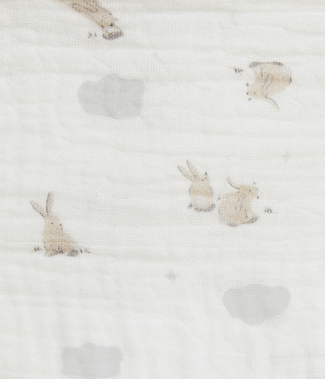 Kit 2 Babadores em Musselina - Branco Mini Coelhinhos nas Nuvens